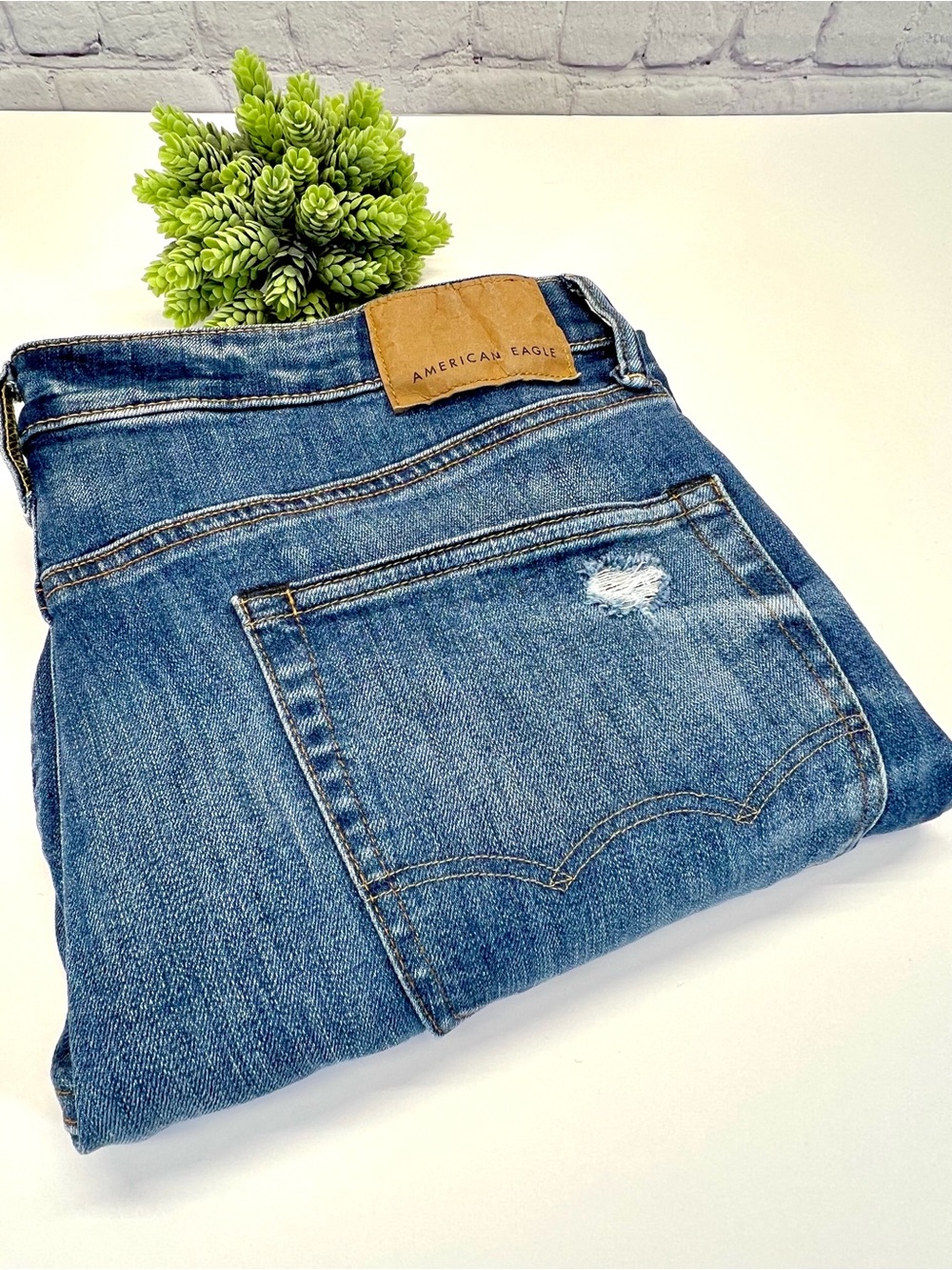 American Eagle Outfitters Men's Med Blue Athletic Fit Airflex+ Distressed 👖 Jean